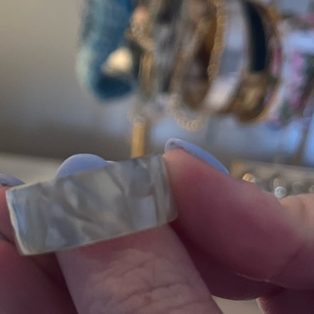 Adjustable acrylic ring